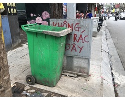 Câu chuyện thùng rác